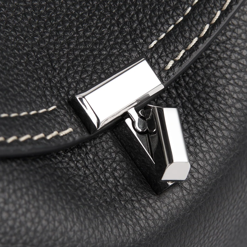 T-Lock Clutch Cuir Grainé Noir Argent