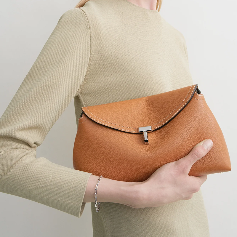 T-Lock Clutch Grained Leather Tan