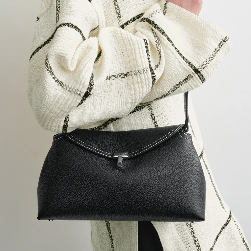 T-Lock Clutch Cuir Grainé Noir Argent