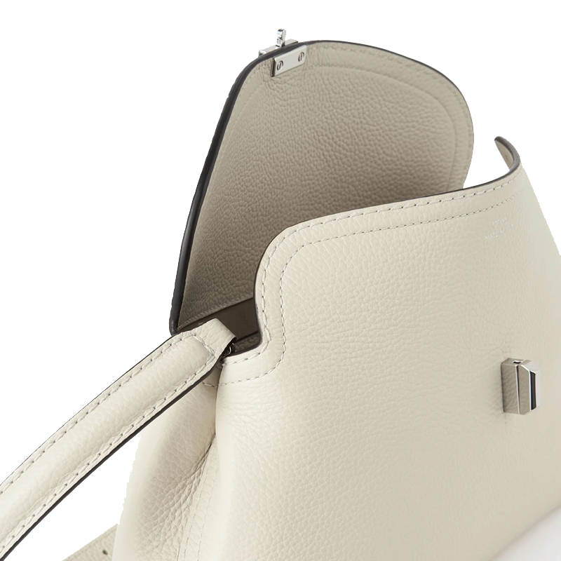 T-lock Clutch Grained Leather Milk